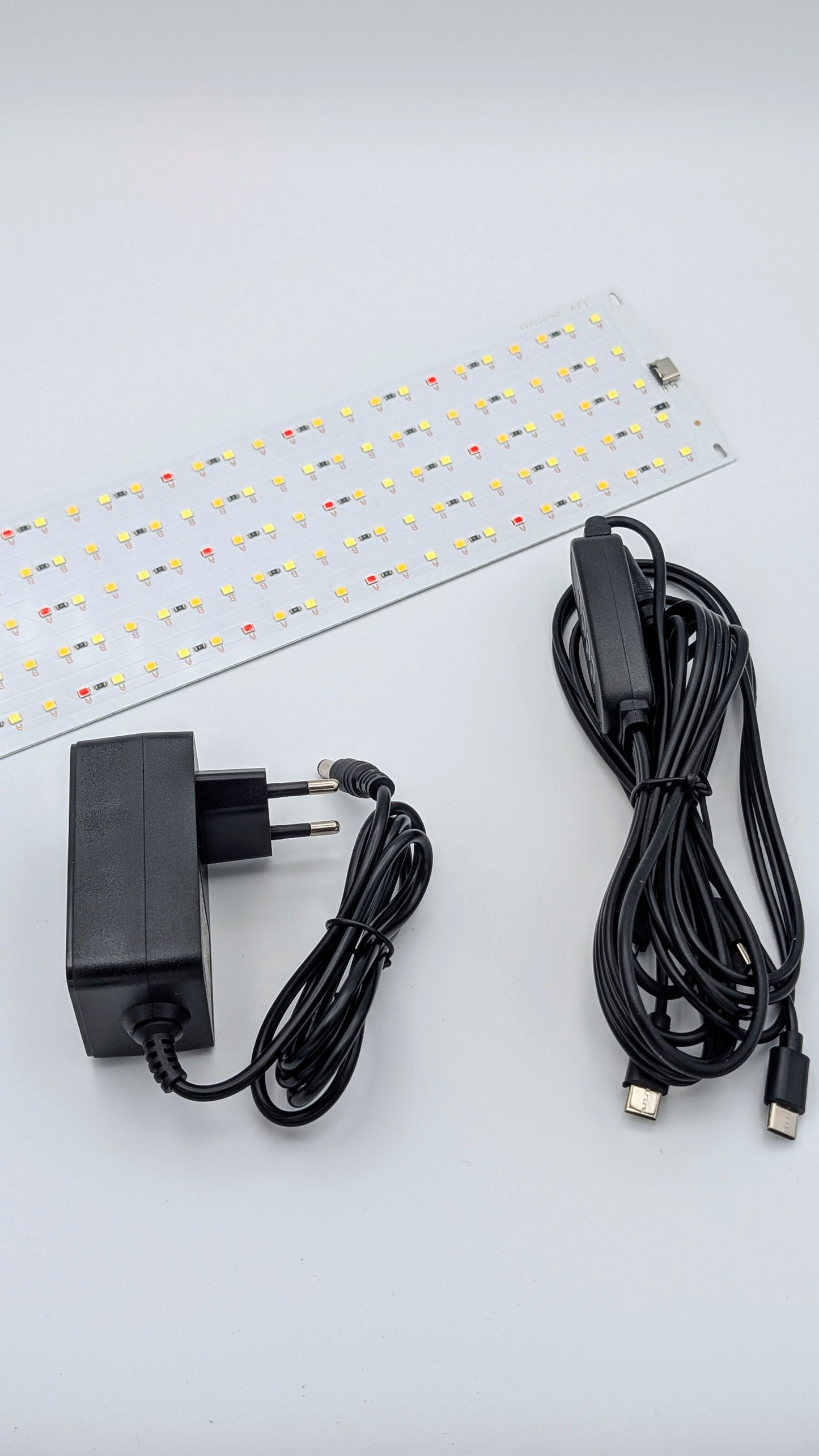Ultradünnes LED-Pflanzenlicht – Vollspektrum, dimmbar & mit Timer (4er-Set)