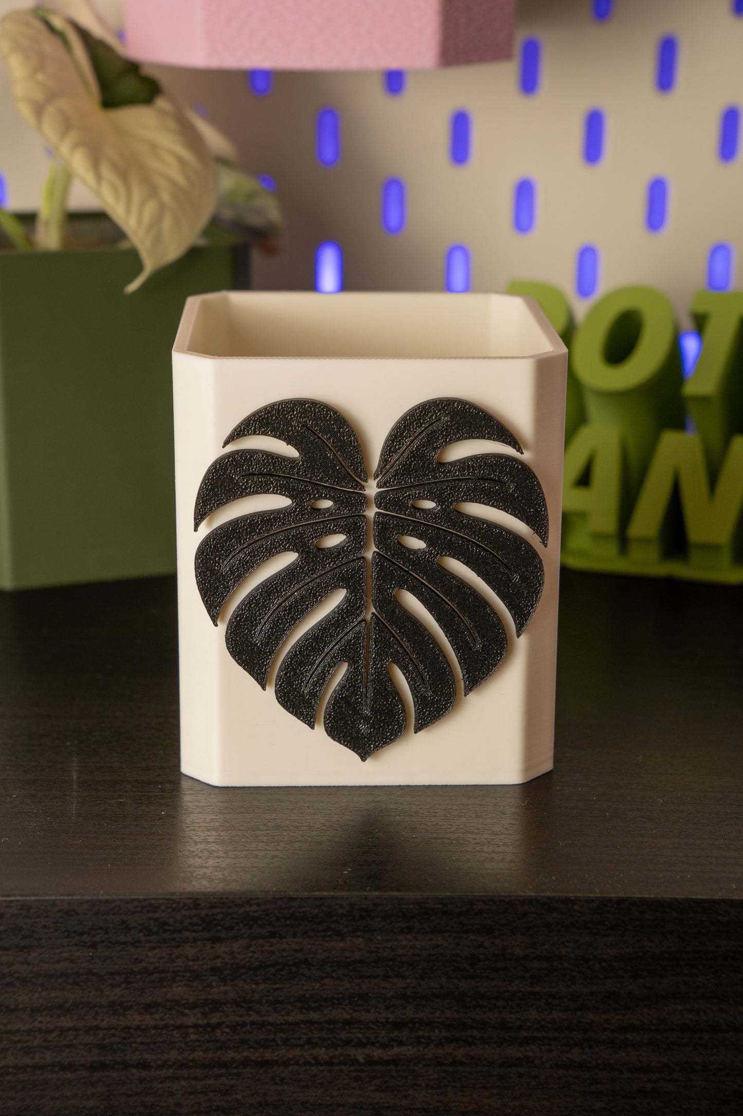 Monstera Leaf Pott